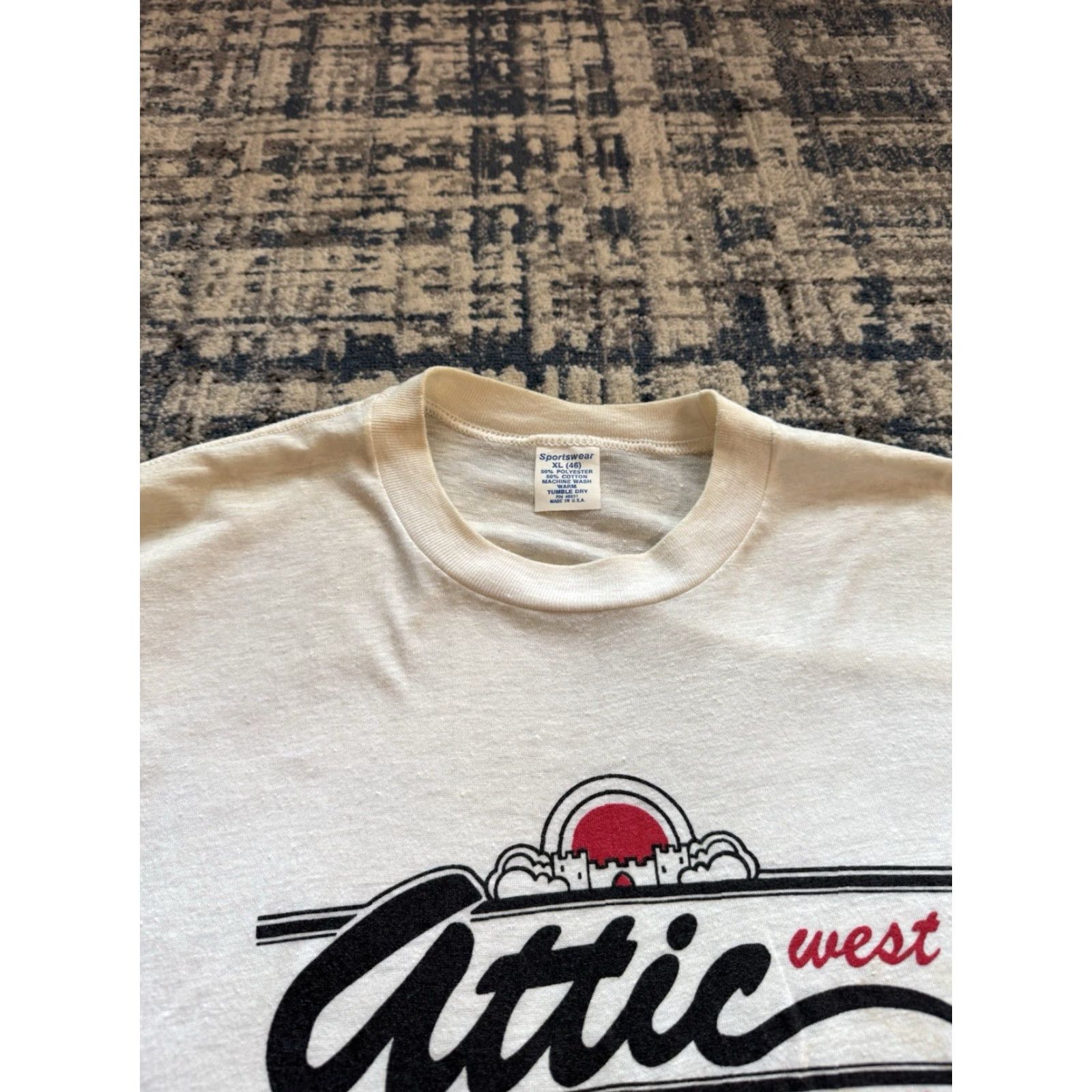 Vintage VINTAGE The Attic West Nite Club Milwaukee T Shirt XL Men's White Graphic Print 70s Band Music Concerts Shirts Size US XL / EU 56 / 4 - 7 Thumbnail