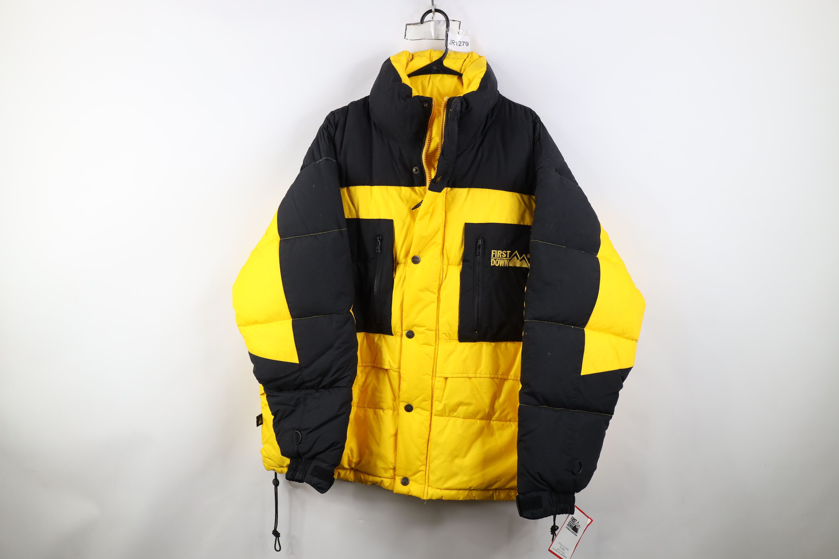 Vintage Deadstock Vintage 90s Streetwear Down Puffer Jacket Yellow Size US XL / EU 56 / 4 - 1 Thumbnail