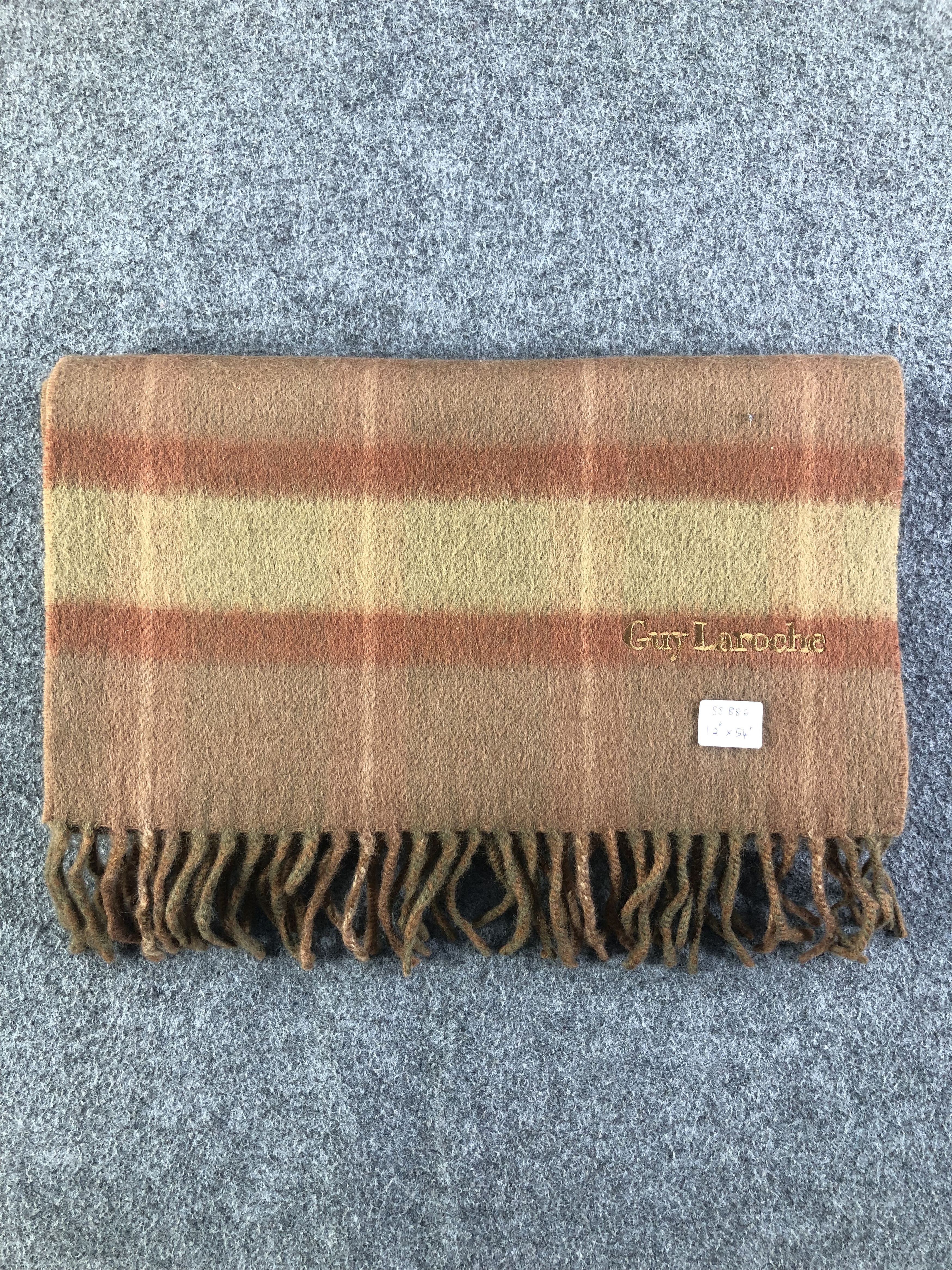Guy Laroche Guy Laroche Scarf / Muffler / Neckwear Size ONE SIZE - 7 Thumbnail