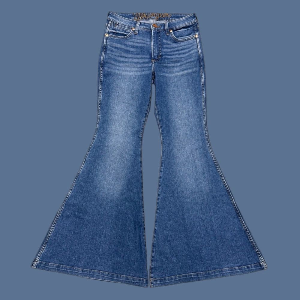 VINTAGE Wrangler Retro Premium High Rise Trumpet Flare Denim Jeans Women 28x32 Blue Stretch Pockets Zipper Button Regular Rise 31 Inseam