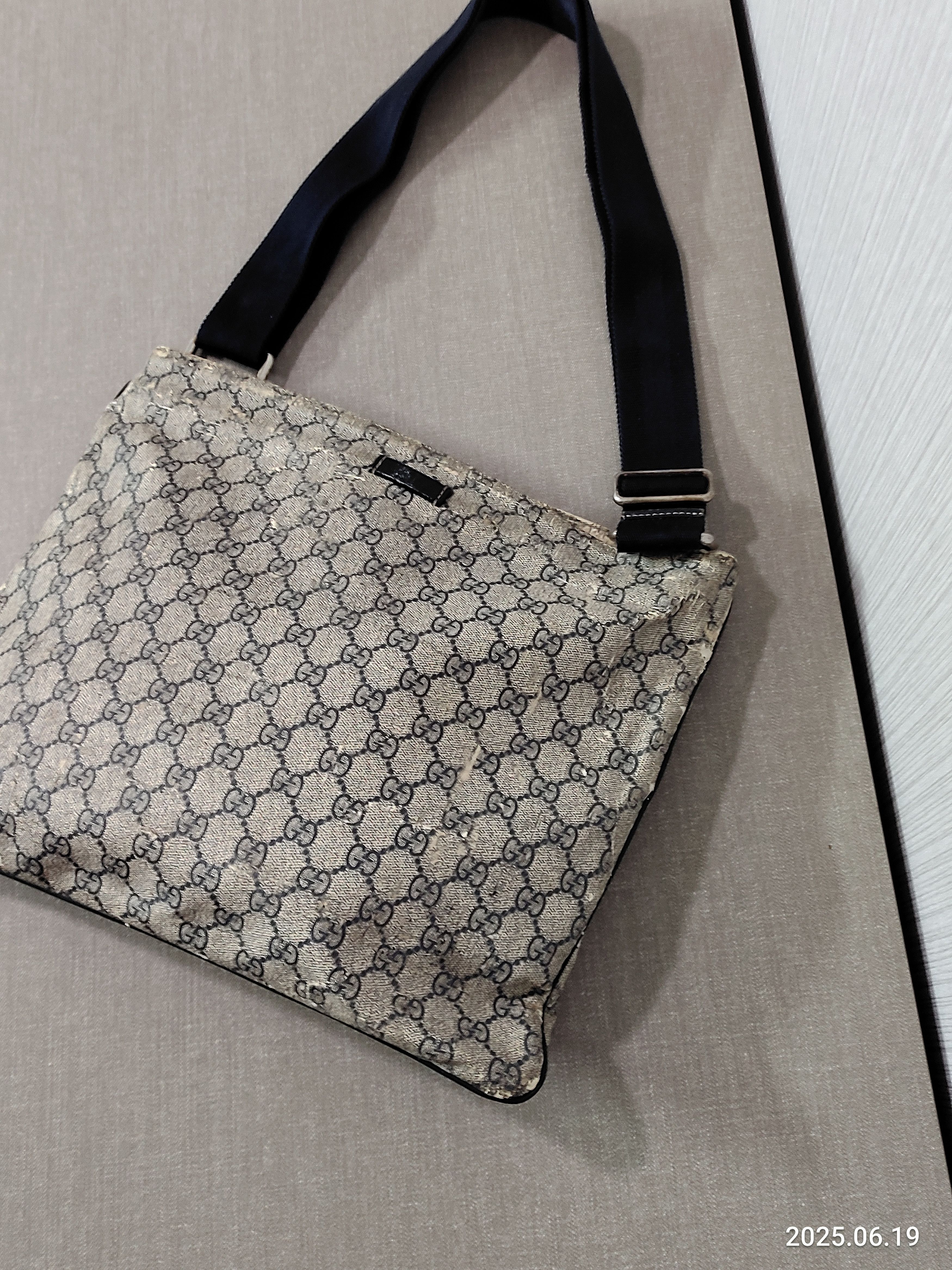 Gucci Gucci Blue Grey Gg Coated Canvas Large Messenger Bag Size ONE SIZE - 6 Thumbnail