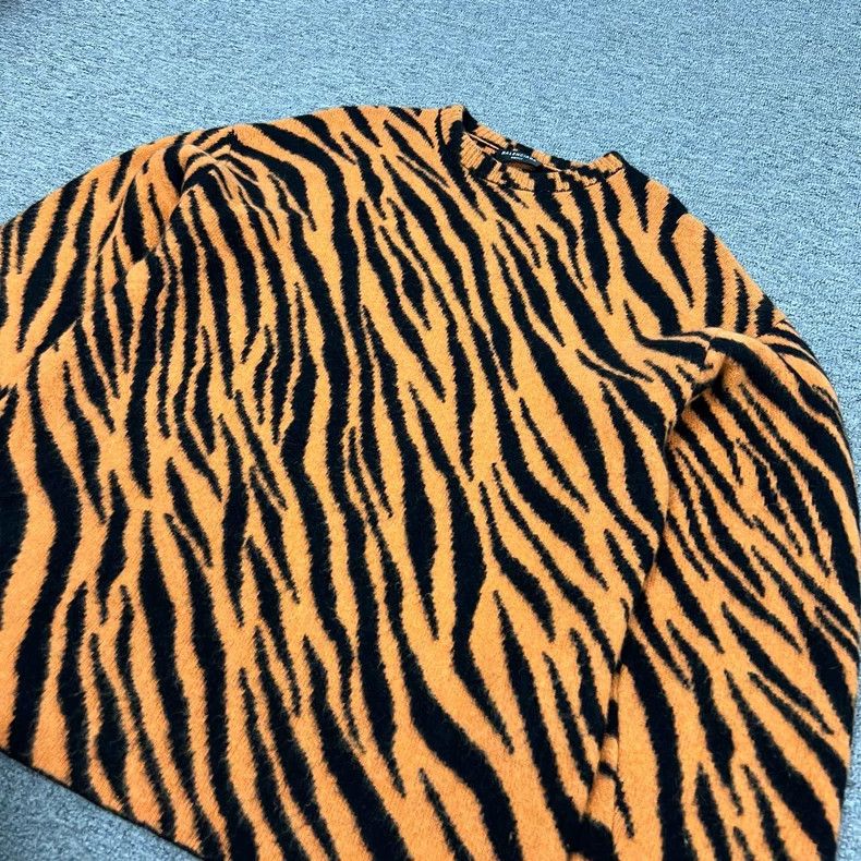 Balenciaga Balenciaga Year of the Tiger Limited Knitted Sweater Size US XS / EU 42 / 0 - 3 Thumbnail