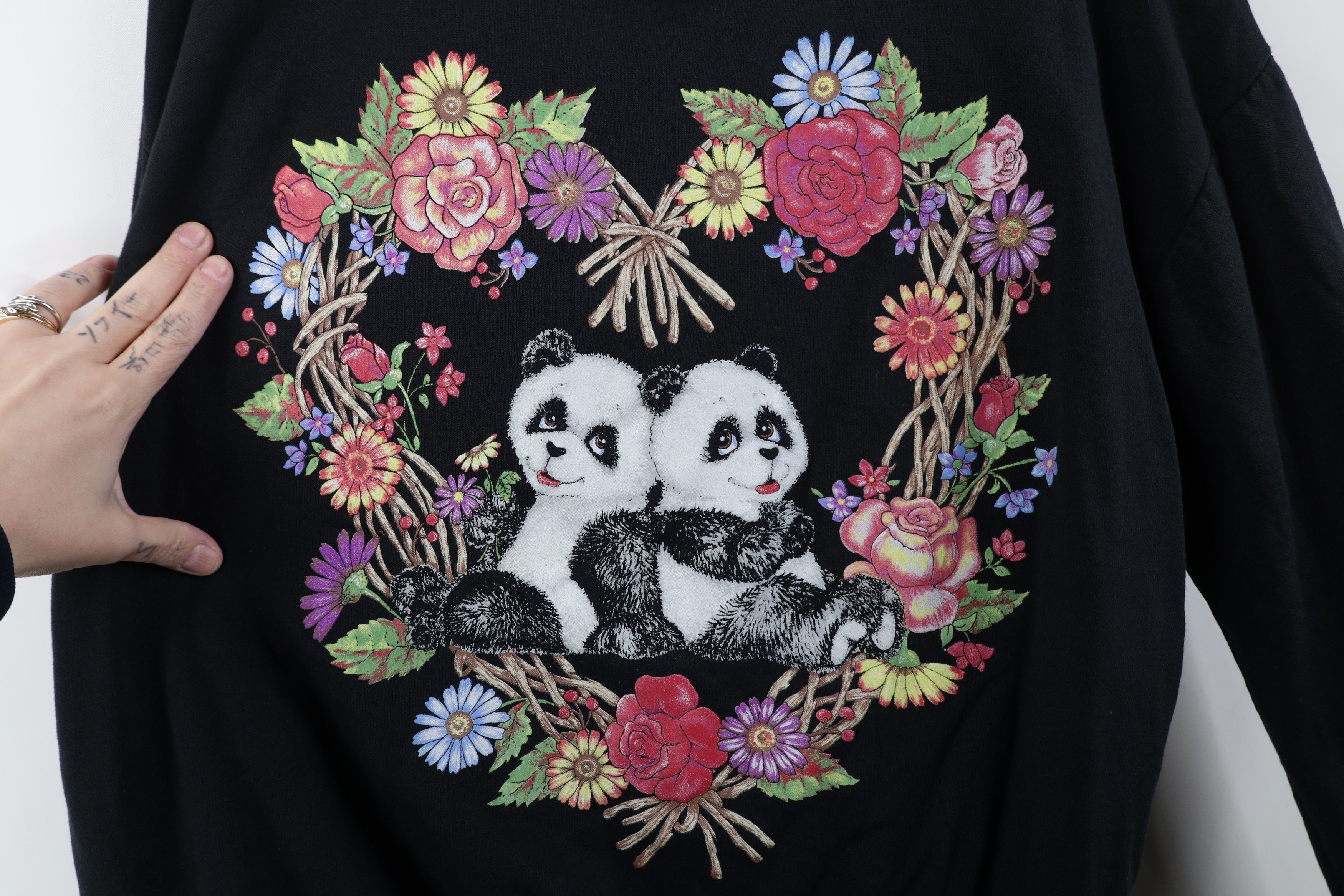 Vintage Vintage 90s Streetwear Bear Heart Collared Sweatshirt USA Size L / US 10 / IT 46 - 4 Thumbnail
