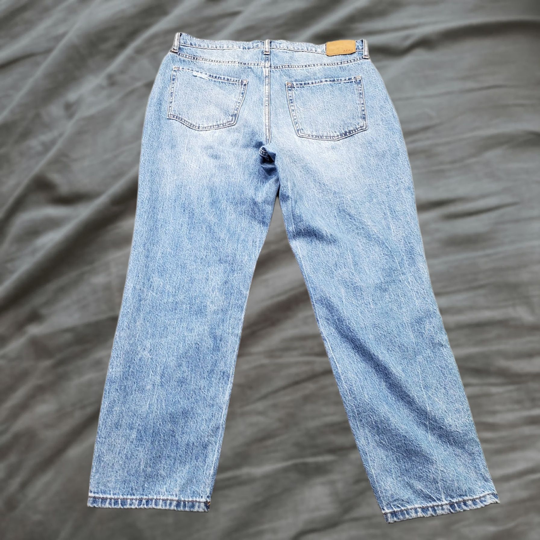 Vintage Aéropostale Mom Jeans Womens 12 Blue Denim Medium Distressed Front Flat Front 5-Pocket Denim Jeans Womens Size 12 Size 34" / US 12 / IT 48 - 1 Thumbnail