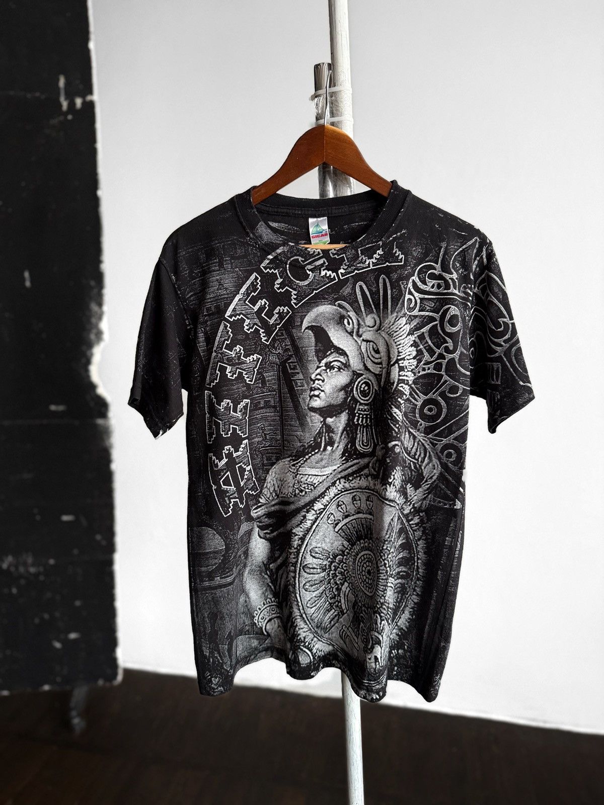 Vintage Vintage Aztec Warrior Mens T-Shirt Black All Over Print Tee Size US M / EU 48-50 / 2 - 1 Thumbnail