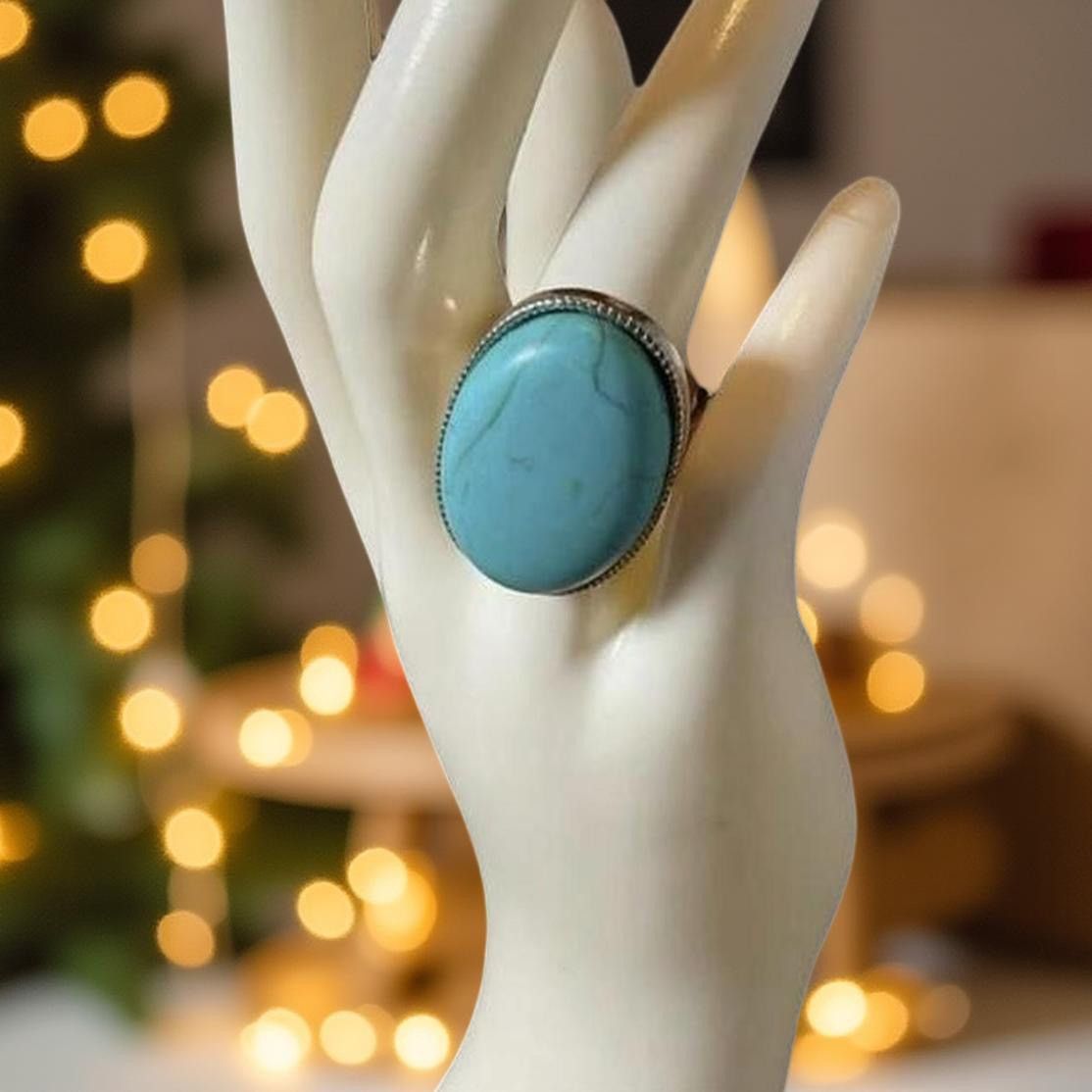 Vintage Large Turquoise Stone Ring SIZE 8 Size ONE SIZE - 1 Thumbnail