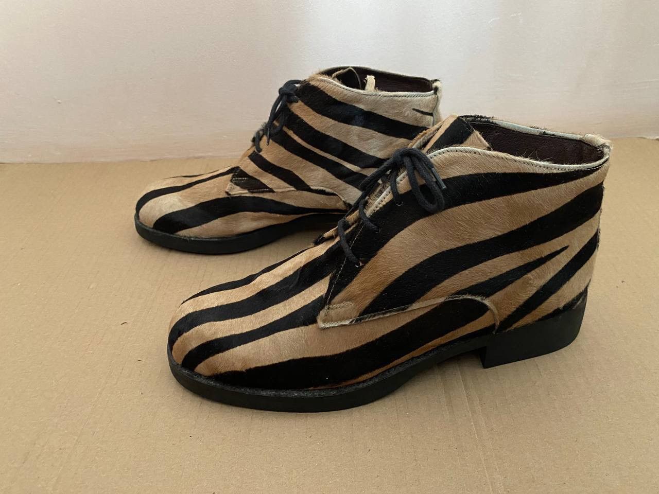 Designer 🦓Vintage Real Zebra Fur Made in Italy Louis Norman Rare! Size US 10 / IT 40 - 3 Thumbnail
