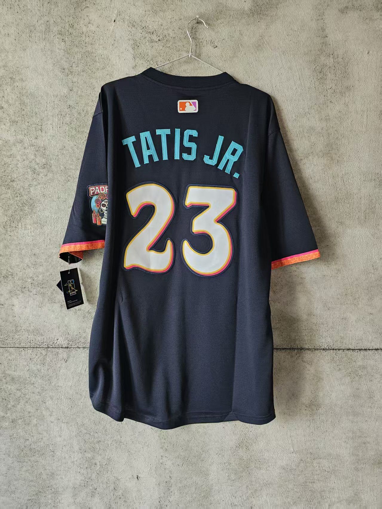 MLB 2026 San Diego Padres 23 Tatis Jr Jersey Size US L / EU 52-54 / 3 - 2 Thumbnail