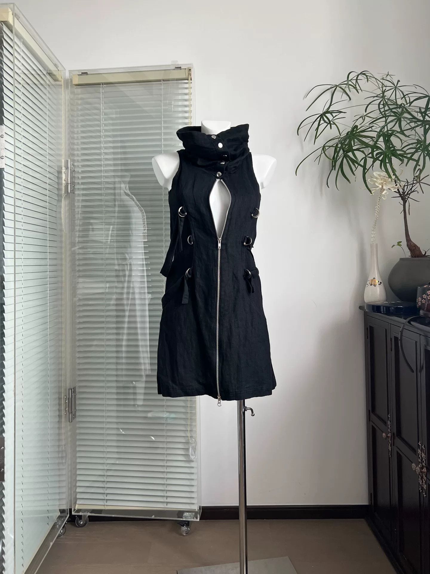 BP. Sleeveless High Neck Buttoned Wrap Dress Size M / US 6-8 / IT 42-44 - 1 Thumbnail