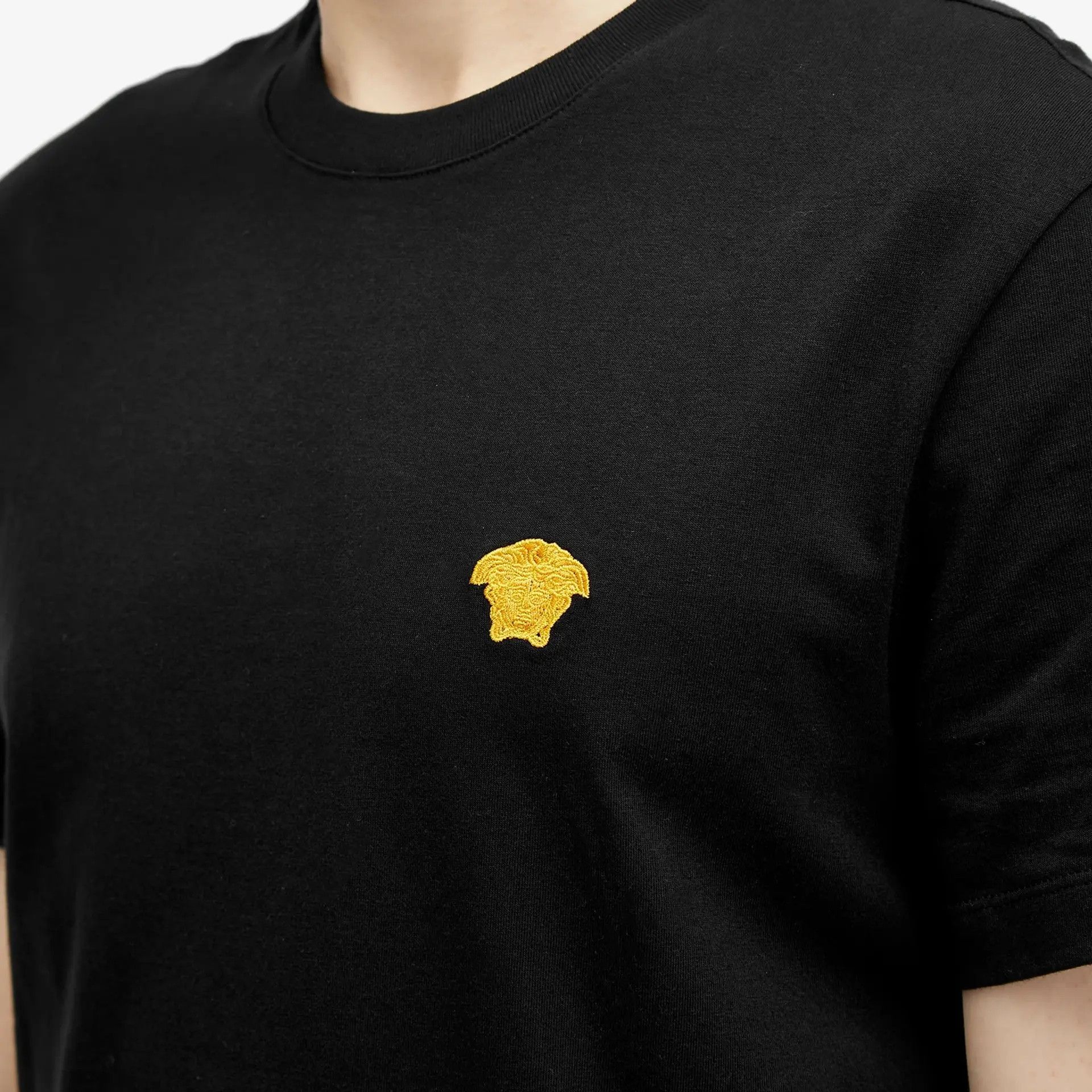 Versace o1s22i1n0125 Crewneck T-Shirt in Black Size US M / EU 48-50 / 2 - 4 Thumbnail