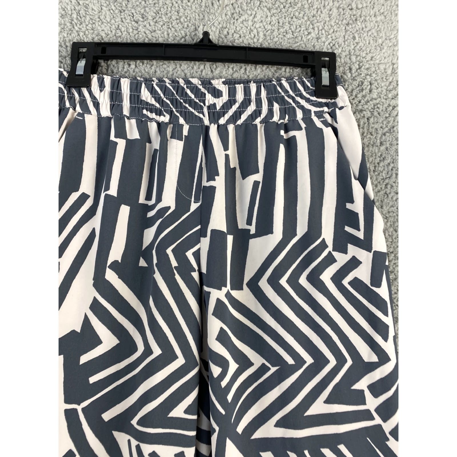 Ann Taylor LOFT Womens Pants Pull On Lightweight XS Gray Viscose Straight P / 37- 17 Regular Size Type: Pants, Women Size 26" / US 2 / IT 38 - 2 Thumbnail