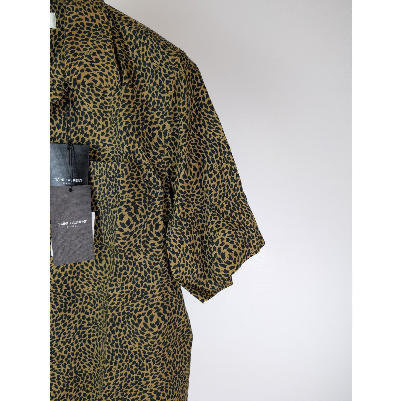 Saint Laurent Paris o1rshd1 Leopard Print Hawaiian Short-Sleeve Shirt in Black Size US XL / EU 56 / 4 - 5 Thumbnail