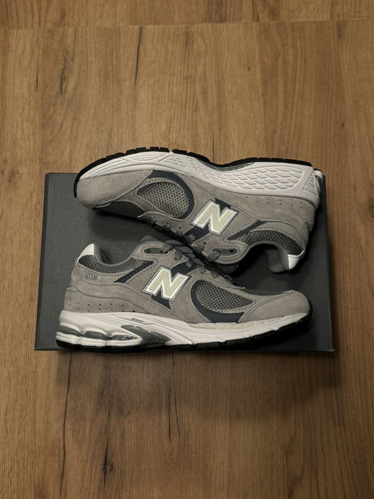 New Balance New Balance 2002R “Steel Grey Orca” (M2002RST) 37 EU Size US 6 / IT 36 - 1 Thumbnail