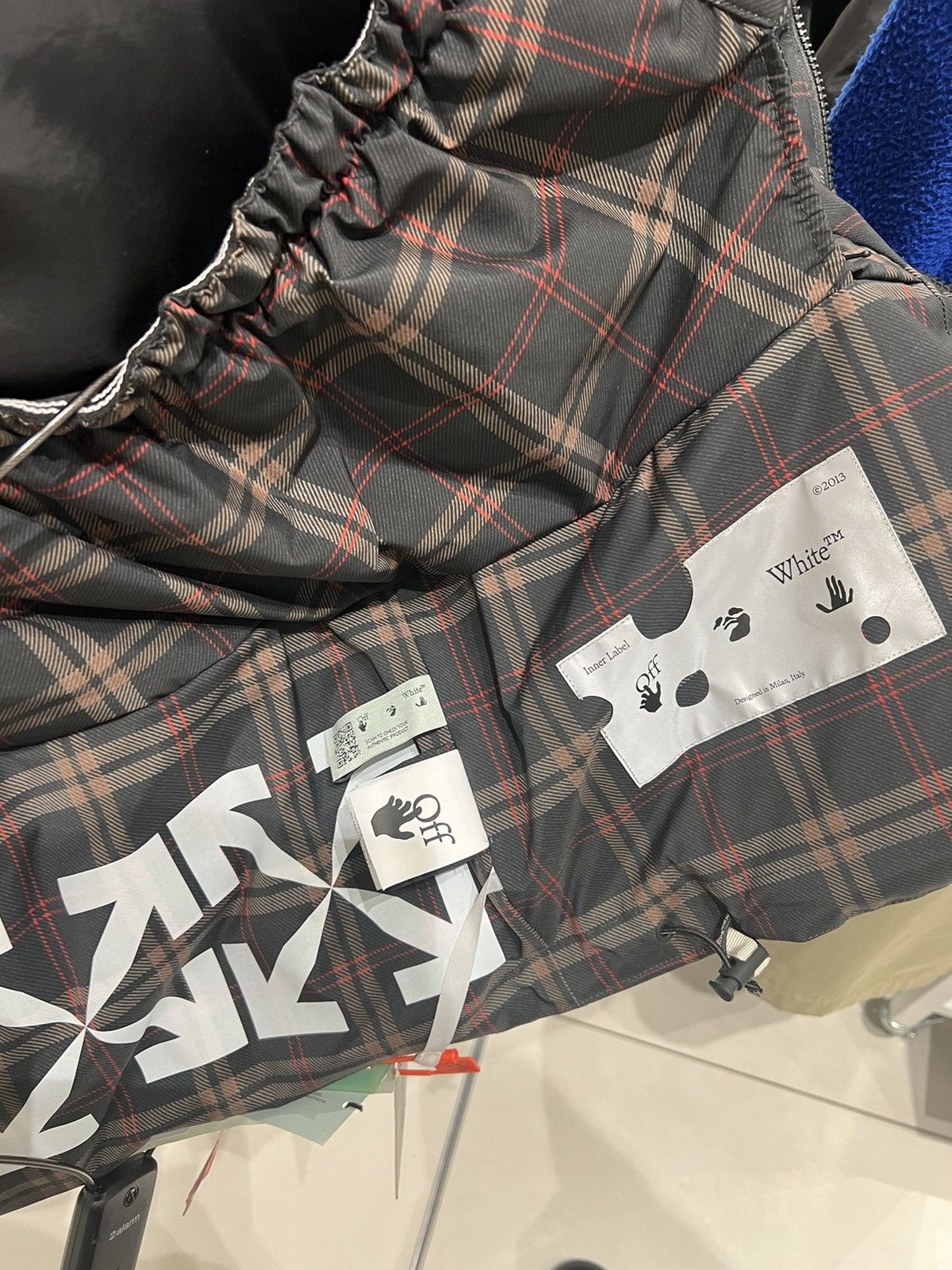Off-White Off-White Size US S / EU 44-46 / 1 - 13 Thumbnail