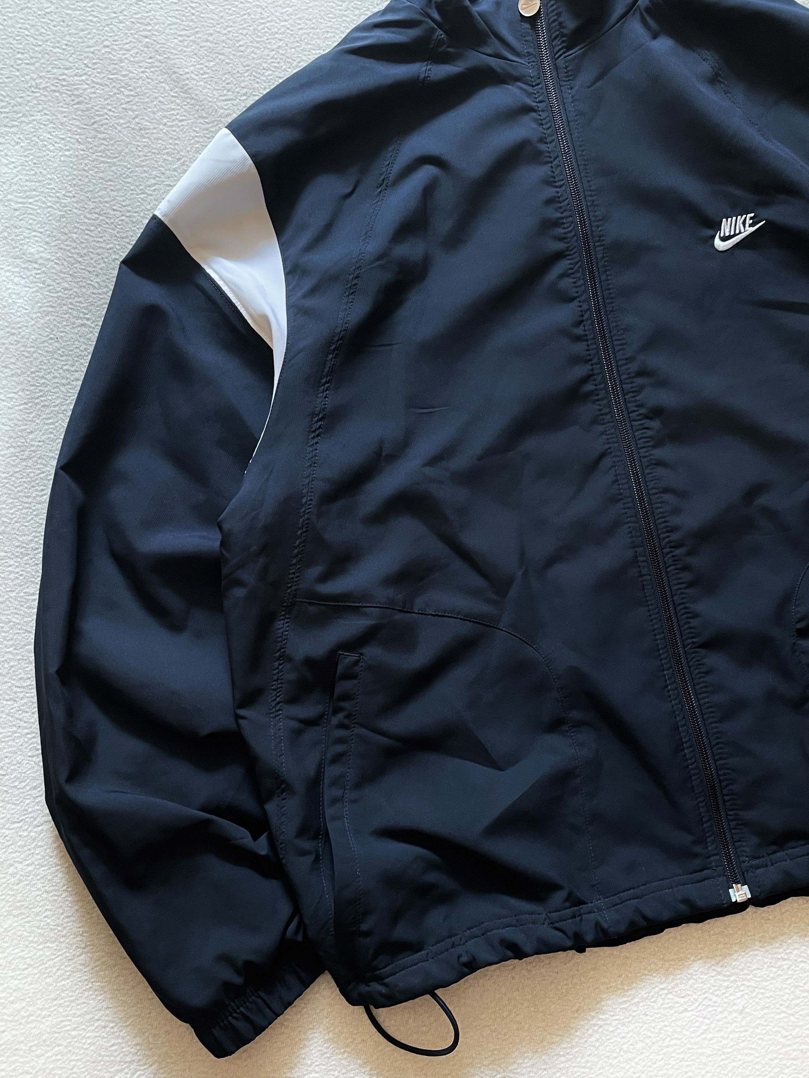 Nike Vintage 00s Nike Light Jacket/Windbreaker Mini Logo Boxy Fit Size US L / EU 52-54 / 3 - 2 Thumbnail