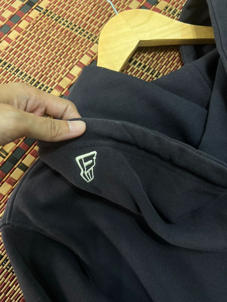 New Era × Yohji Yamamoto Yohji Yamamoto Spellout Hoodie Size US L / EU 52-54 / 3 - 5 Thumbnail