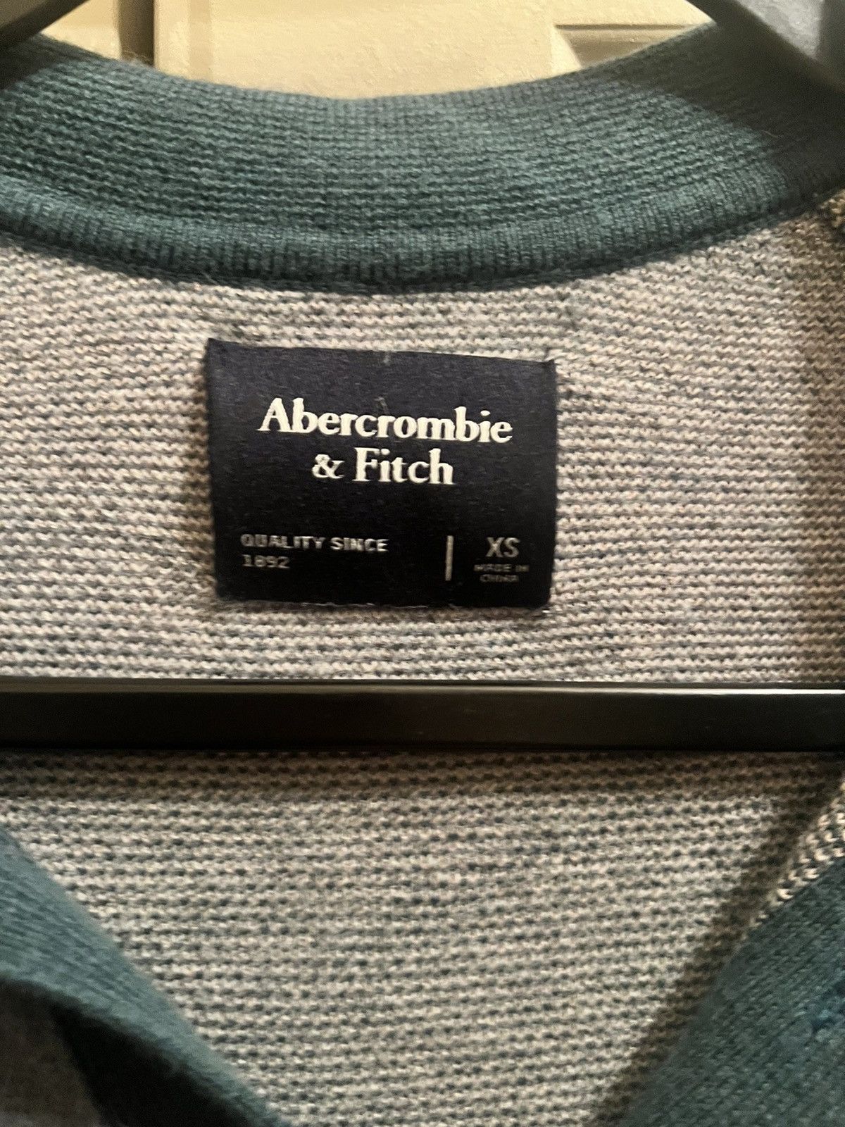 Abercrombie & Fitch Abercrombie tennis scene button up (xs) Size US XS / EU 42 / 0 - 3 Thumbnail