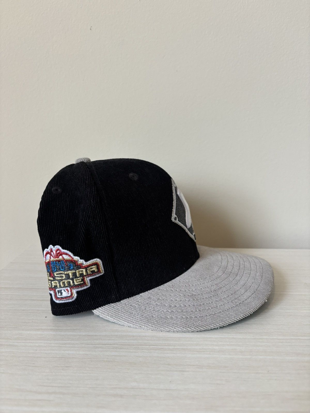 Lids Chicago White Sox Corduroy 7 3/8 Size ONE SIZE - 2 Thumbnail