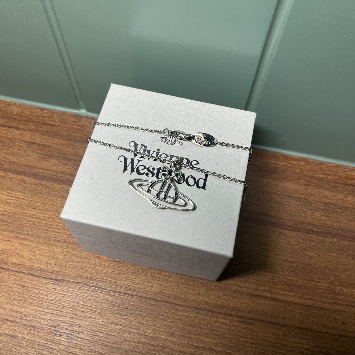 Vivienne Westwood VIVIENNE WESTWOOD Thin lines long flat orb pendant Size ONE SIZE - 2 Thumbnail