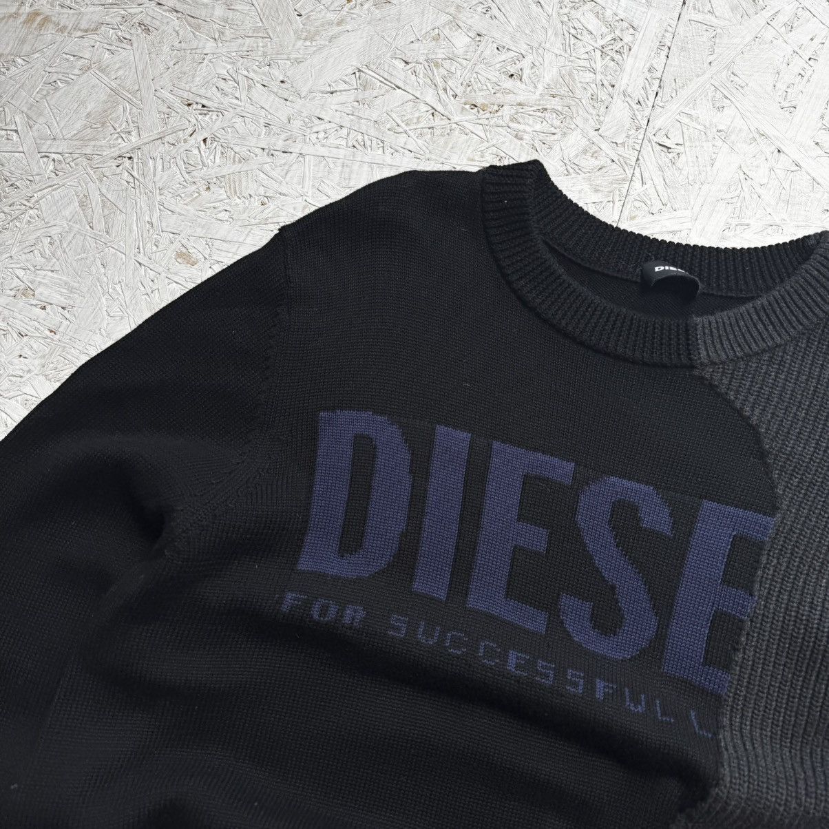 Diesel × Diesel Black Gold × Japanese Brand Modern Diesel Archival Center Logo Knit Avant-Garde Sweater Size US M / EU 48-50 / 2 - 5 Thumbnail
