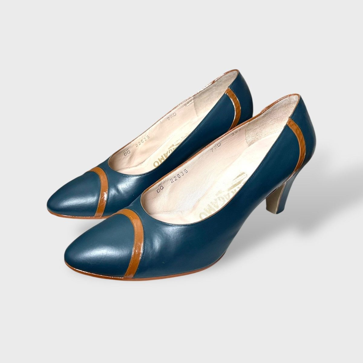 Salvatore Ferragamo Ferragamo Women’s Teal Green Brown Classic Heels Sz 7.5D Size US 7.5 / IT 37.5 - 2 Thumbnail