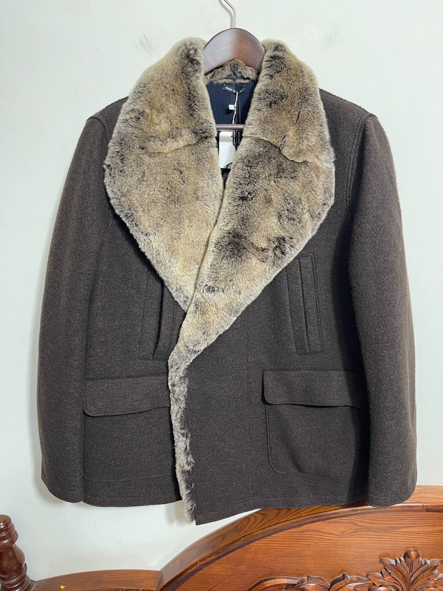 Giorgio Armani Brown Fur Collar Winter Coat Size L Size US XXS / EU 40 - 1 Thumbnail