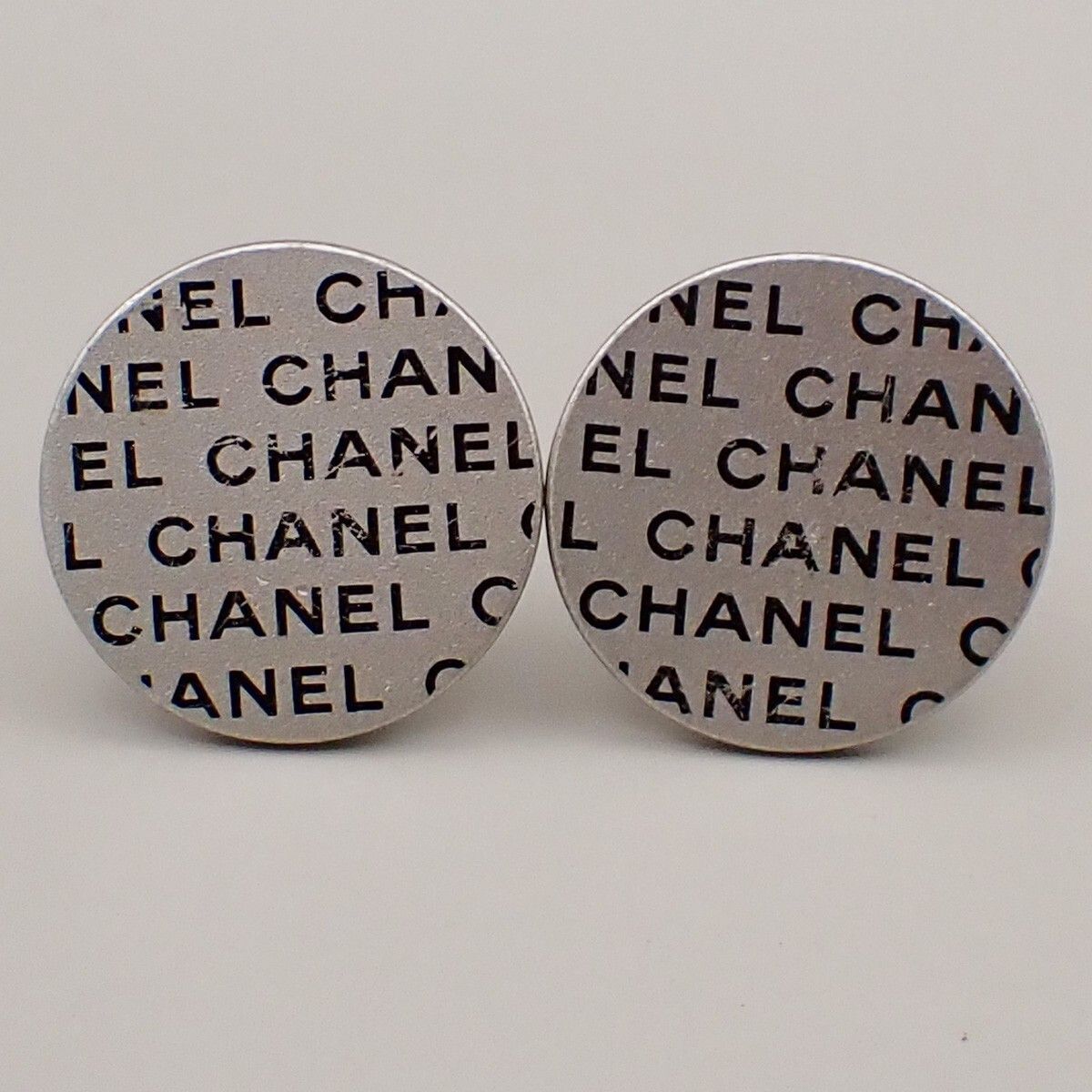 Chanel Chanel Vintage CC Round Button Clip-On Earrings Metal Size ONE SIZE - 1 Thumbnail