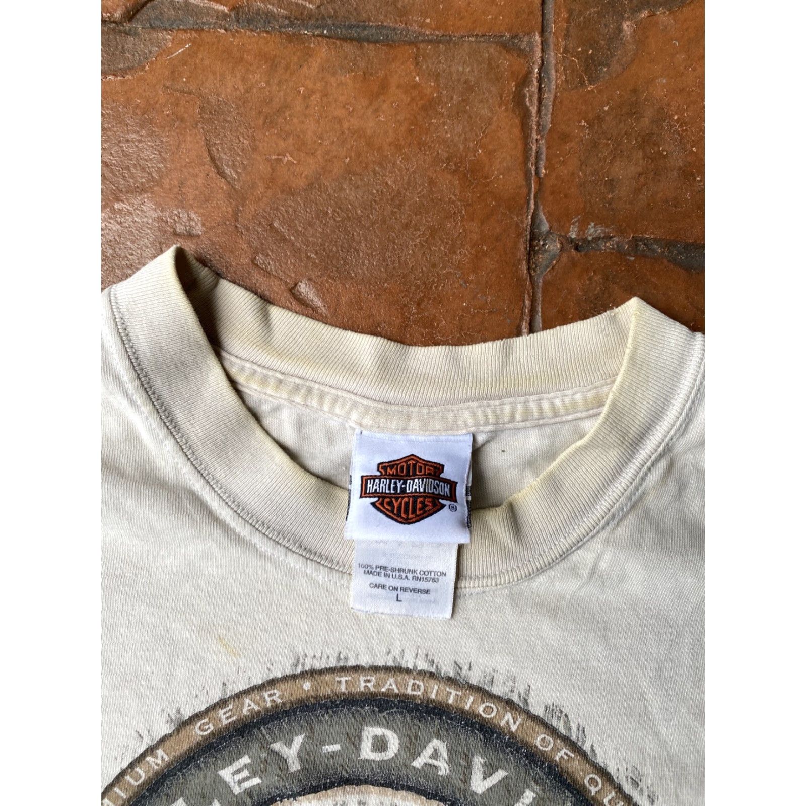 Harley Davidson VINTAGE Harley-Davidson T-Shirt Man Cream 2000s Y2K Graphic Print Harley-Davidson Alligator Florida Sarasota Size US L / EU 52-54 / 3 - 3 Thumbnail