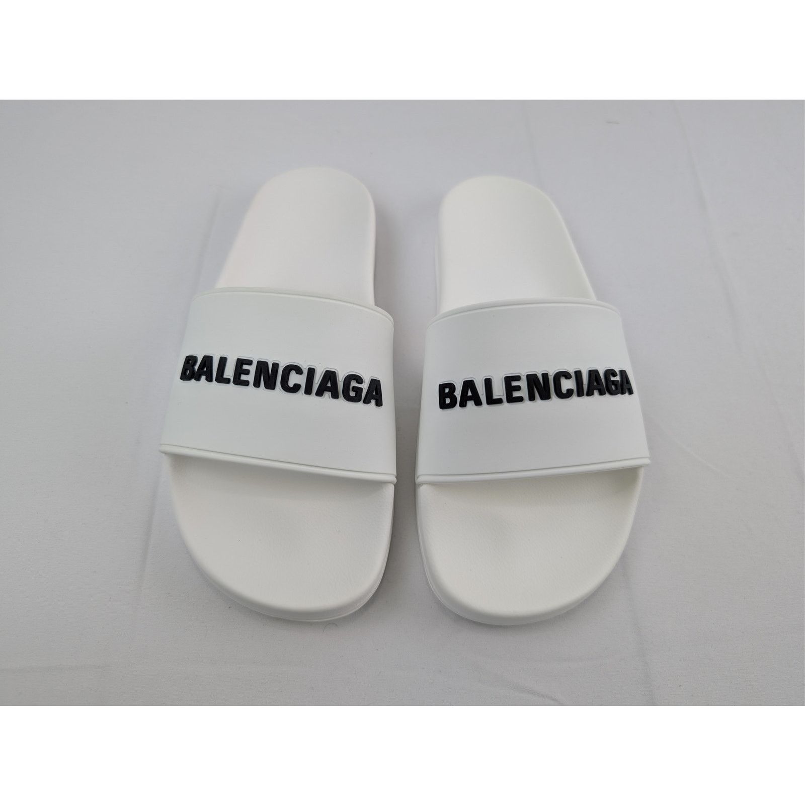Balenciaga o1rshd1 Pool Slides Rubber Logo Slippers in White/Black Size US 8 / EU 41 - 9 Thumbnail