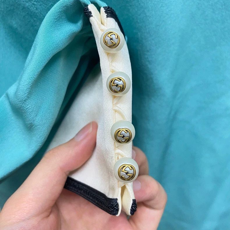 Gucci Gucci Green bow pearl buckle silk shirt 2505-Nextarrow Size XS / US 0-2 / IT 36-38 - 5 Thumbnail