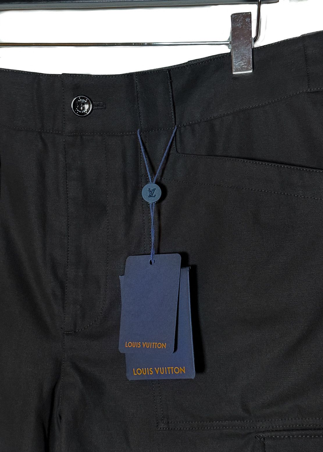 Louis Vuitton Louis Vuitton Black LVSE Soft Cargo Bermuda Shorts Size US 36 / EU 52 - 3 Thumbnail