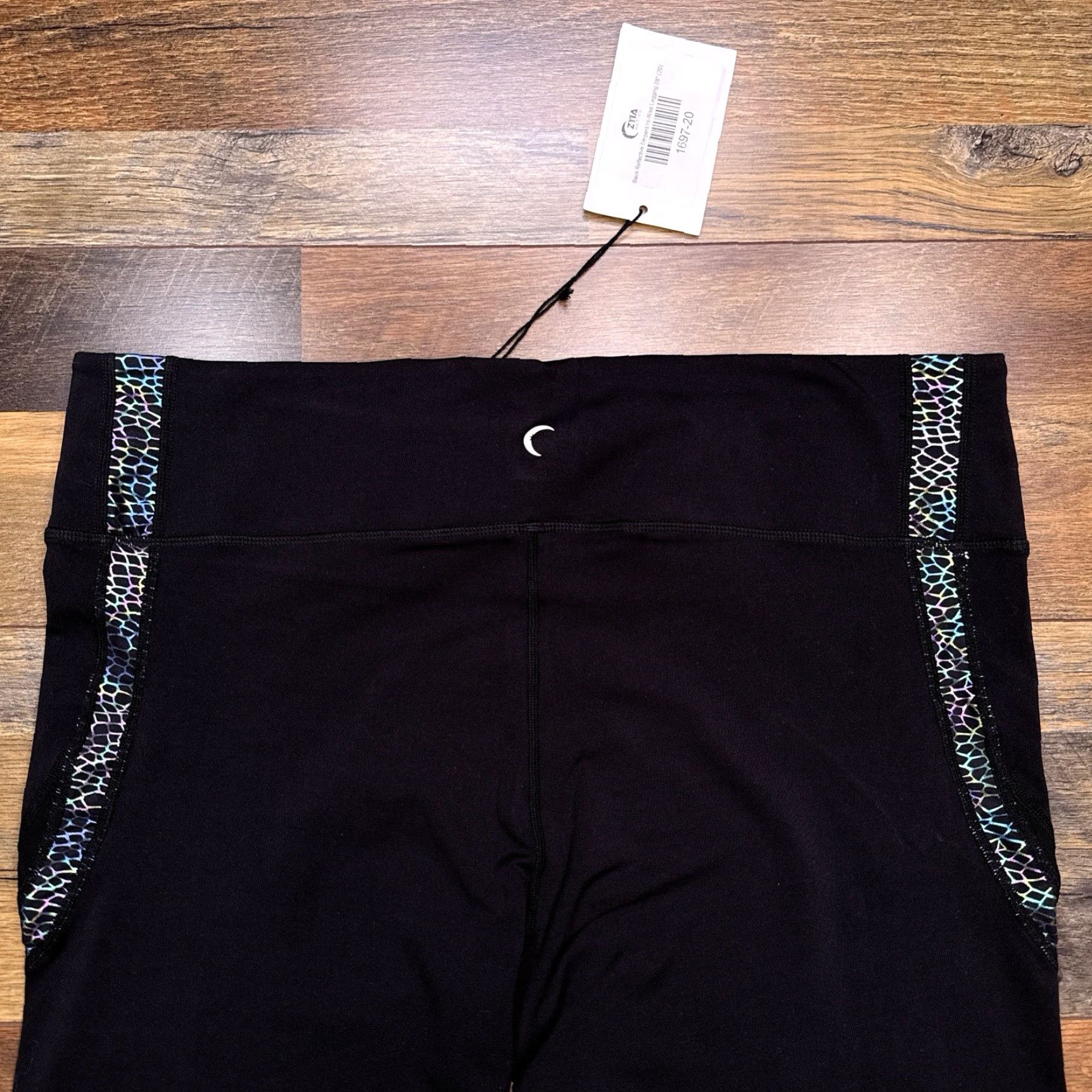 Vintage Zyia Active Leggings Women's 20 Black Reflective Serpent 28 Inch Hi Rise Skinny Inseam 26.5 in Activewear Yoga Gym & Training Size 42" / US 20 - 7 Thumbnail