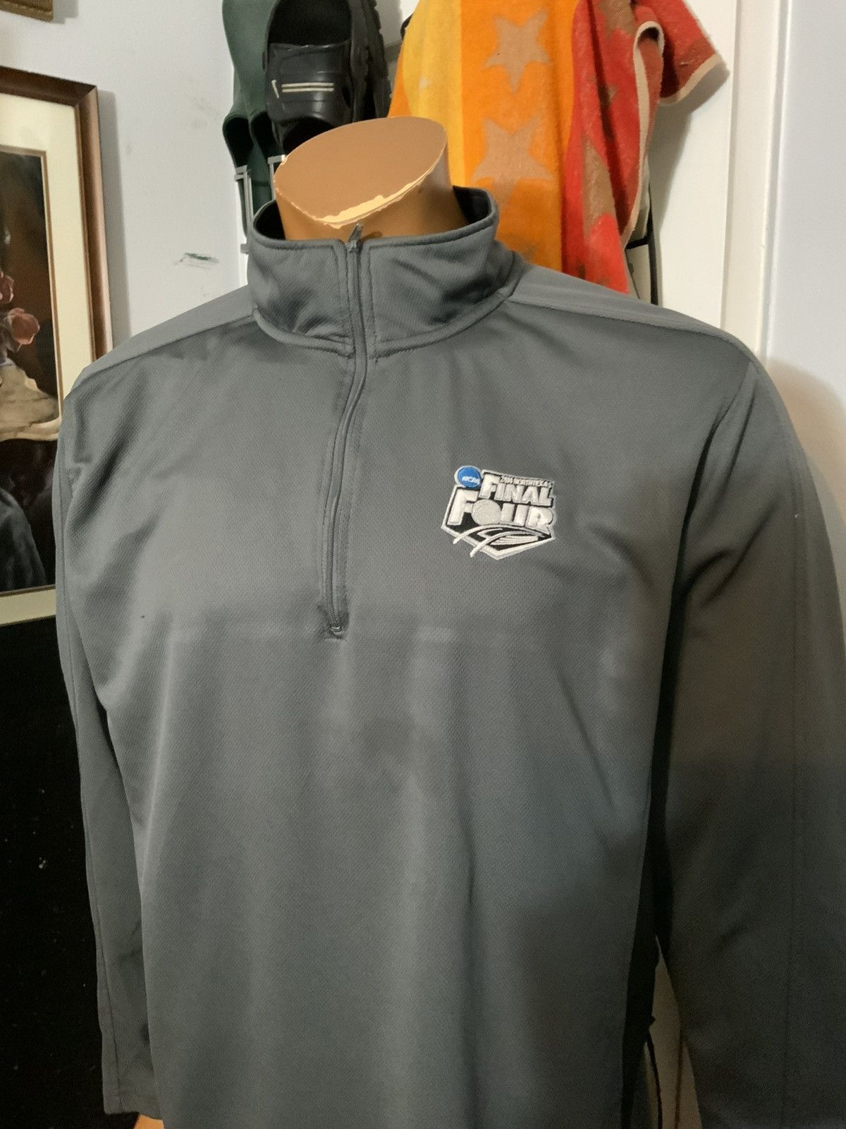 NCAA 2014 Final Four March Madness Basketball Tournament Pullover Size US L / EU 52-54 / 3 - 10 Thumbnail