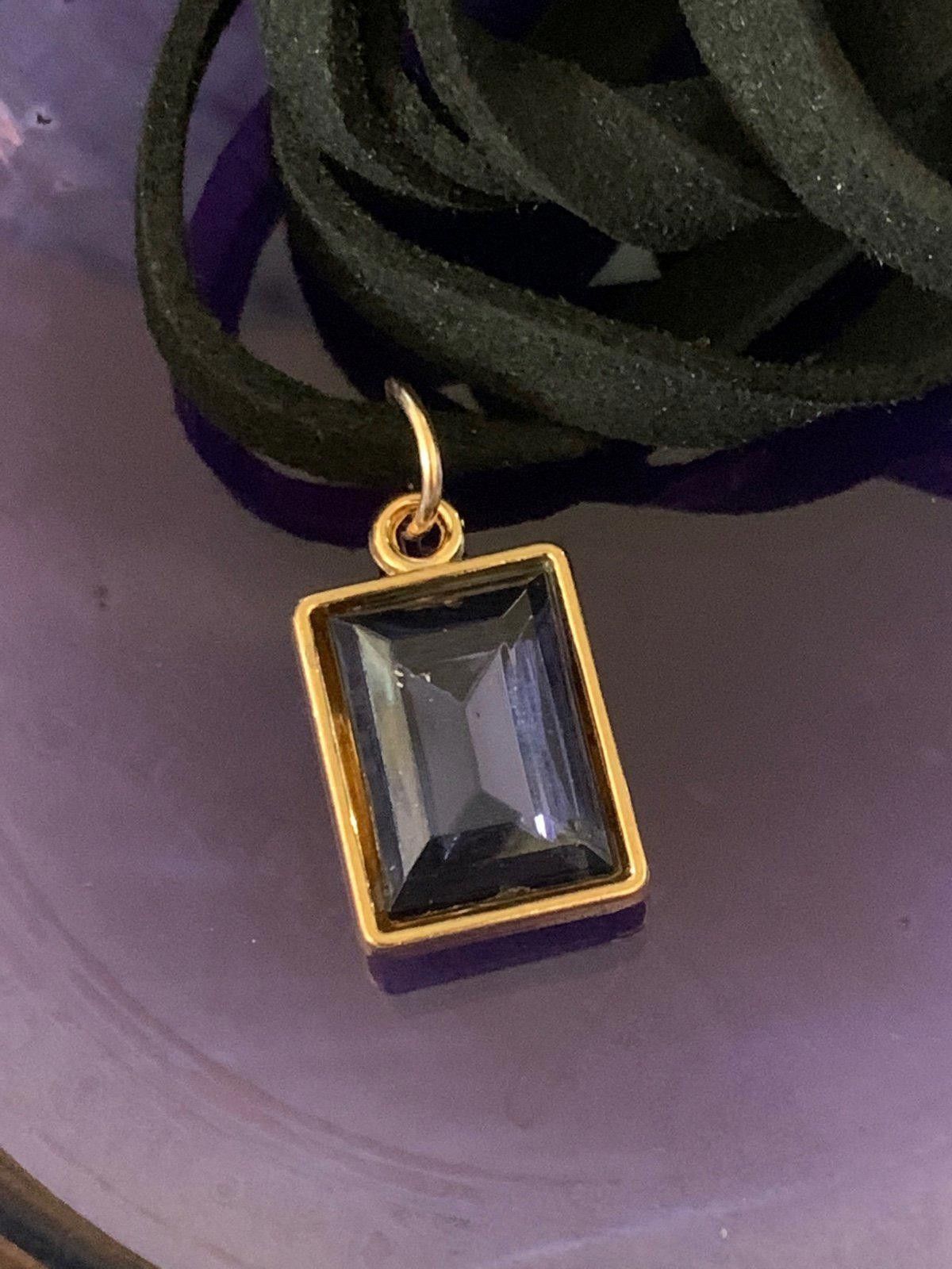 Designer Elegant Gold and Black Stone Pendant Necklace Size ONE SIZE - 1 Thumbnail