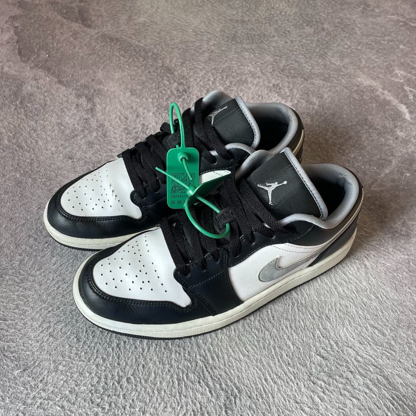Nike Nike Black Lowtop Sneakers 42 Men Size US 9 / EU 42 - 1 Thumbnail