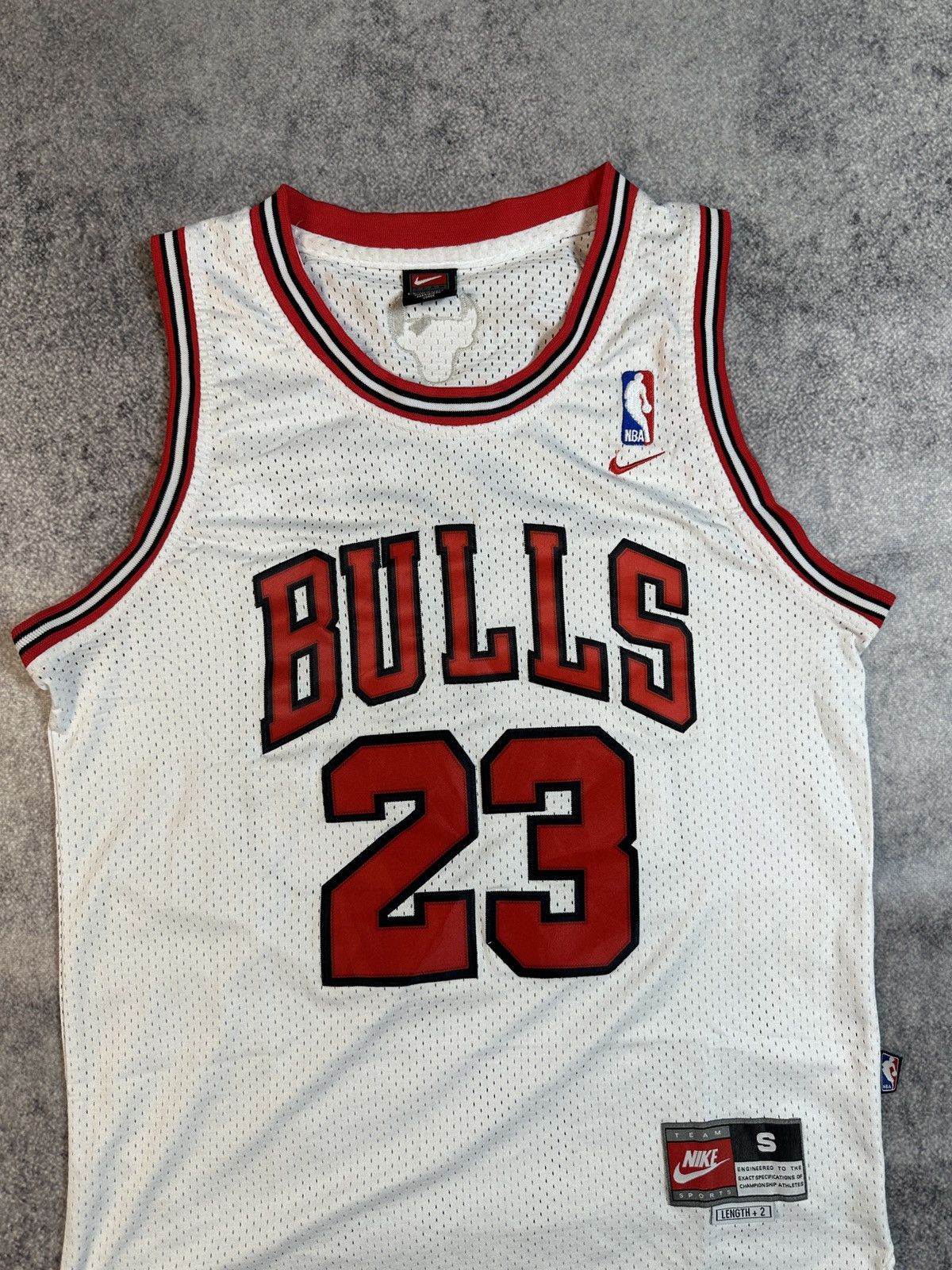 Nike Vintage Nike Chicago Bulls Jordan 23 NBA Basketball Jersey Size US S / EU 44-46 / 1 - 3 Thumbnail