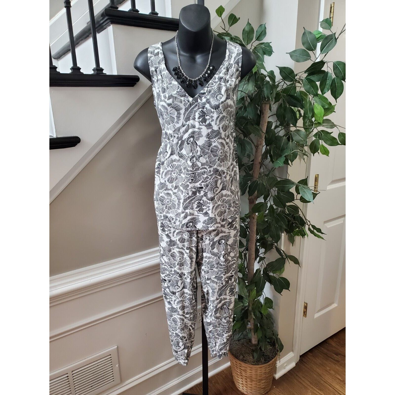 Old Navy Old Navy 100% Rayon Pant & Top 2 Piece Set Size Medium Size M / US 6-8 / IT 42-44 - 1 Thumbnail
