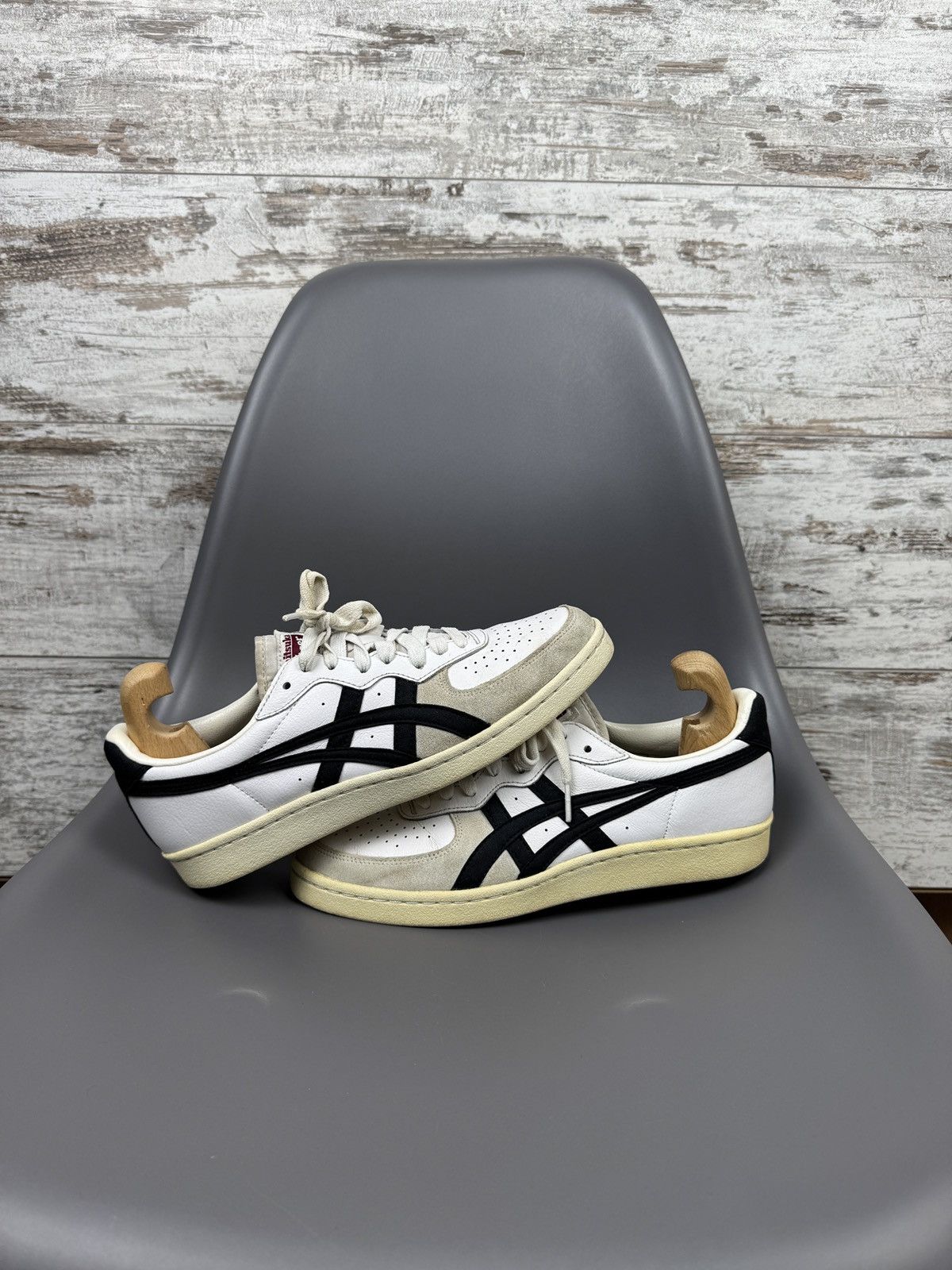 Asics × Japanese Brand × Vintage Mens Vintage ASICS onitsuka tiger low top sneakers Japanese Size US 8 / EU 41 - 1 Thumbnail