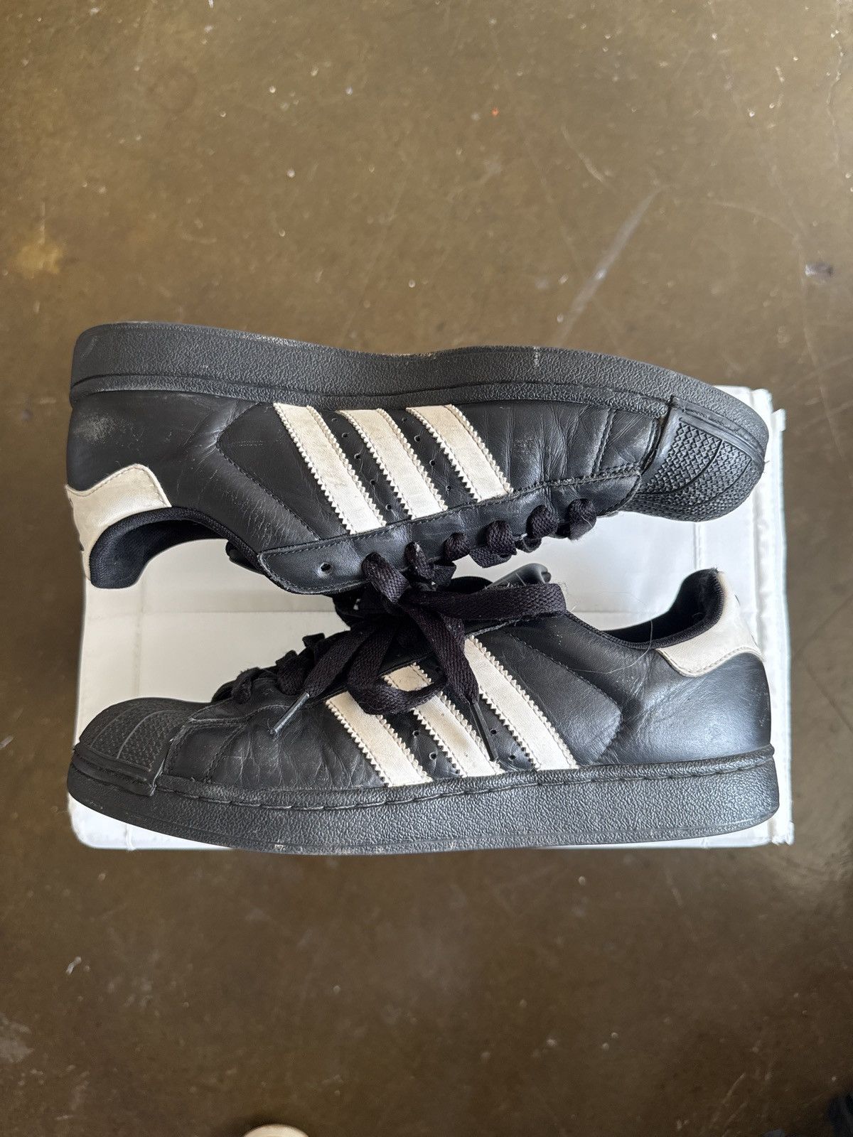 Adidas Black and white Adidas Superstar shell toes Size US 9.5 / EU 42-43 - 7 Thumbnail