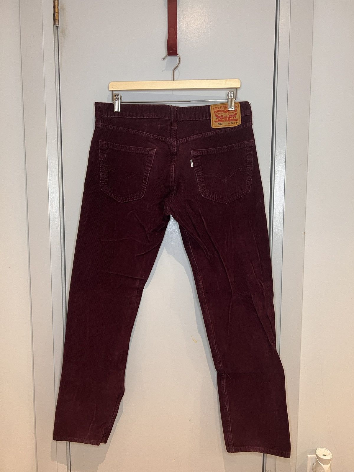 Levi's Levi’s burgundy corduroy jeans Size US 32 / EU 48 - 2 Thumbnail