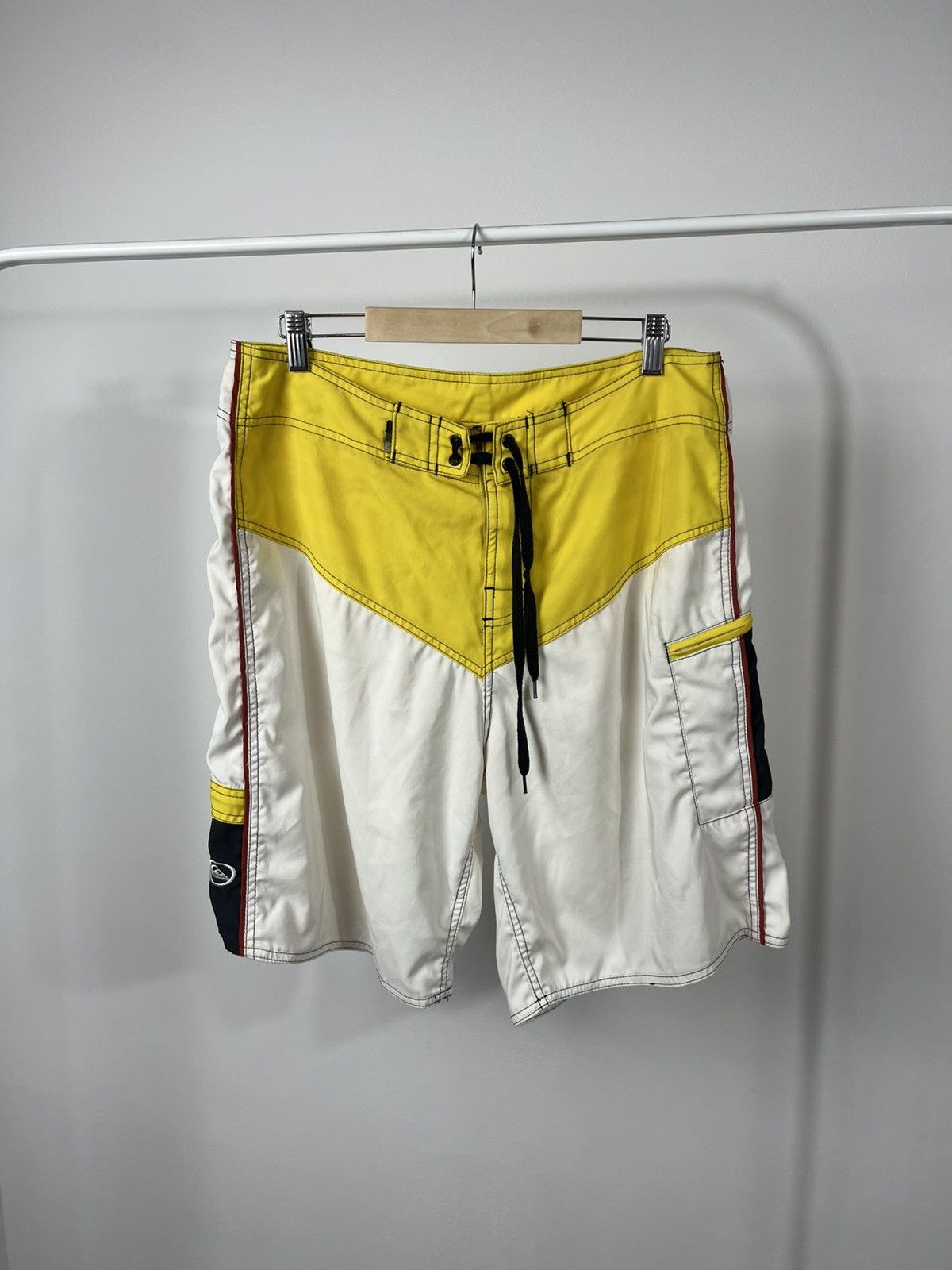 Quiksilver Vintage Quiksilver Board Shorts Yellow White Surf Trunks Size US 34 / EU 50 - 1 Thumbnail