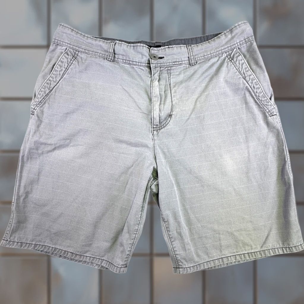 Ocean Pacific VINTAGE Ocean Pacific Shorts Mens 38 Gray Casual Streetwear Summer Cotton Fit Size US 38 / EU 54 - 1 Thumbnail