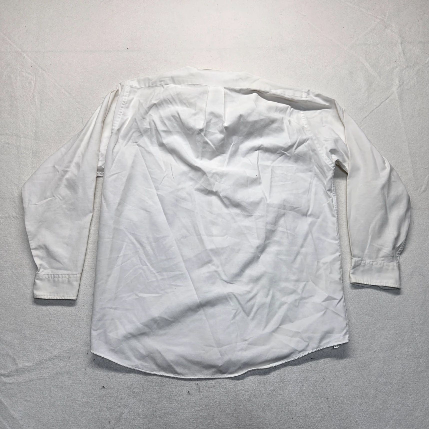 Arrow ARROW Shirt Dress Shirt Adult Men 17.5 White Solid Button Up 34/35 Lightweight Wrinkle Resistant Casual Formal 67% Cotton 33% Polyester Size 48R - 6 Thumbnail
