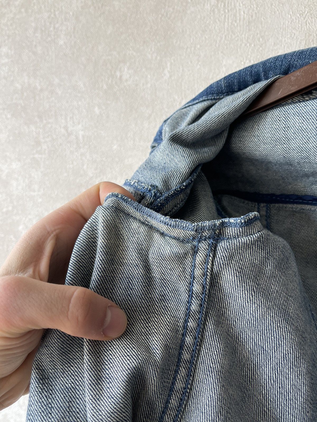 Armani Vintage Armani Jeans Pocket Distressed Denim Jacket y2k Size M / US 6-8 / IT 42-44 - 7 Thumbnail