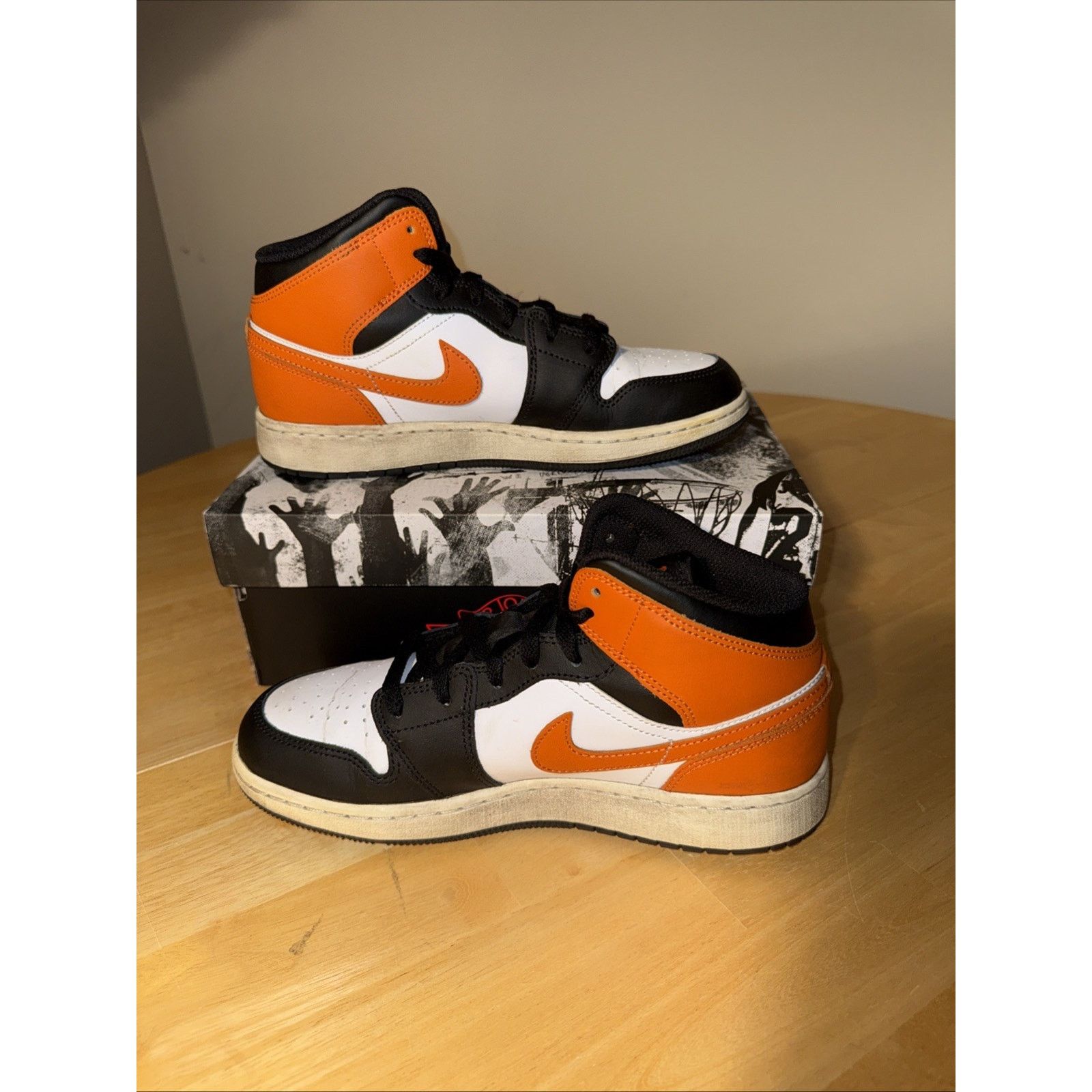 Nike Size 6Y - Air Jordan 1 Retro OG 2025 High Shattered Size US 6.5 / EU 39-40 - 2 Thumbnail