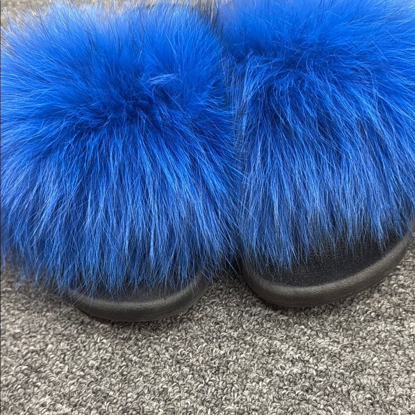 Other NWOB Electric Blue fur Slide Sandals Size 10 Size US 10 / IT 40 - 4 Thumbnail