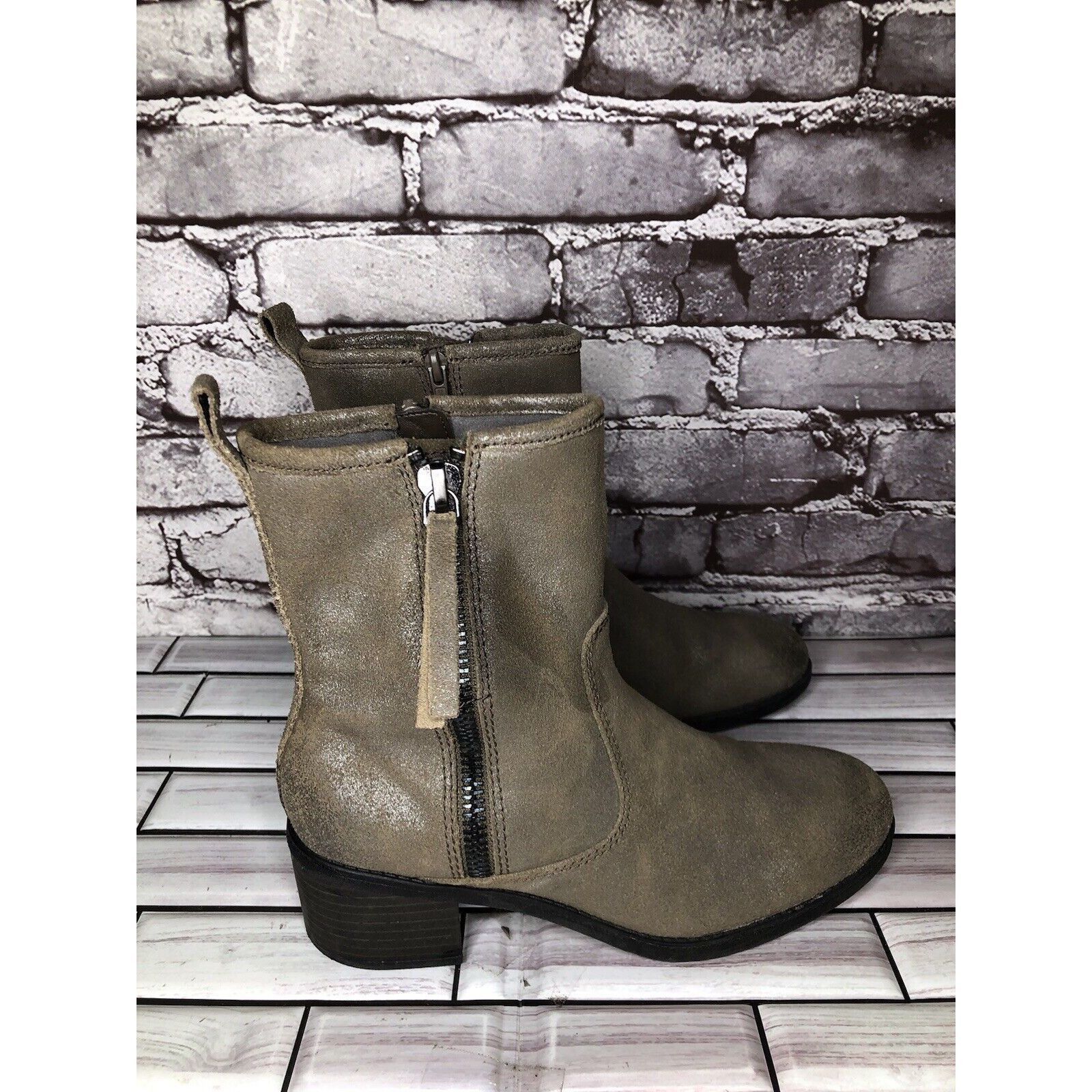 Clarks Clarks Metallic Leather Taupe Nevella Devon Zip Ankle Boots Size US 7.5 / IT 37.5 - 21 Thumbnail