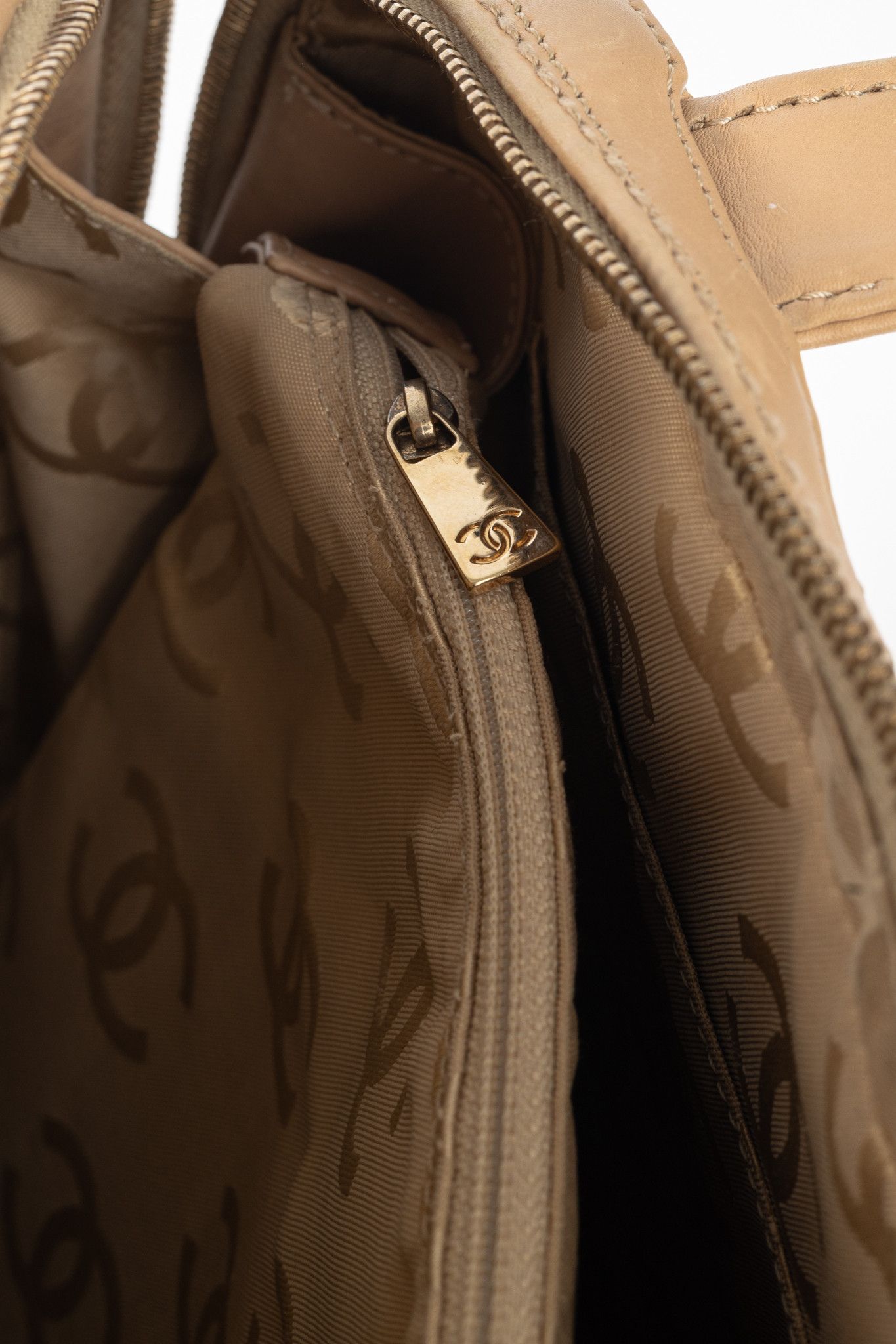 Chanel Chanel Wild Stitch Sand CC Quilted Leather Tote Size ONE SIZE - 12 Thumbnail