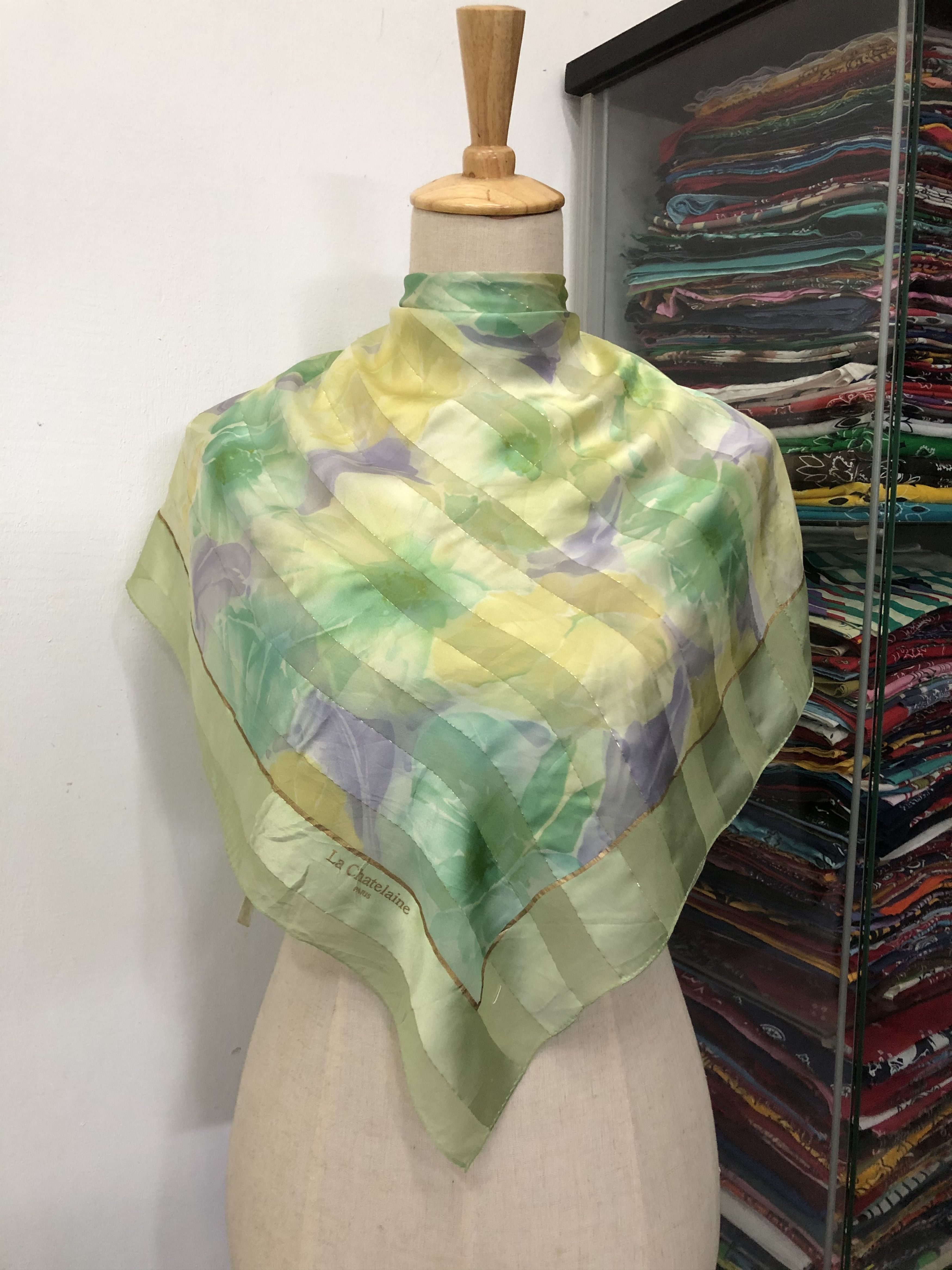 Vintage Vintage La Chantelaine Silk Scarf Size ONE SIZE - 1 Thumbnail