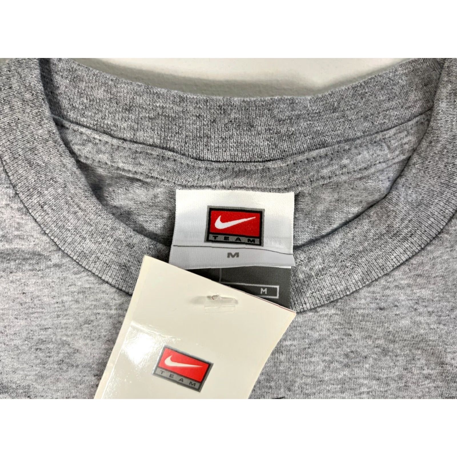 Nike VINTAGE Nike Team MLB Cincinnati Reds T-Shirt Men’s Medium Gray Double-Sided 2007 Shirt Sports Logo Nike Mens XS? Size US M / EU 48-50 / 2 - 7 Thumbnail